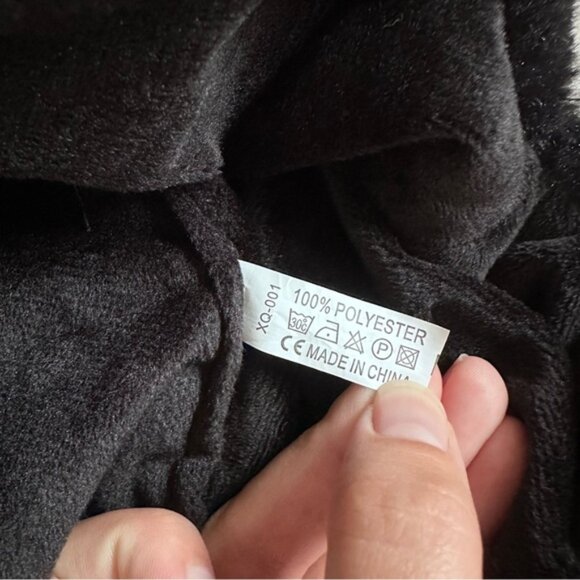 Hello Kitty X Sanrio | Kuromi Cinnamoroll Kitty Glowing Plush Ear Move Hat - Picture 4 of 5